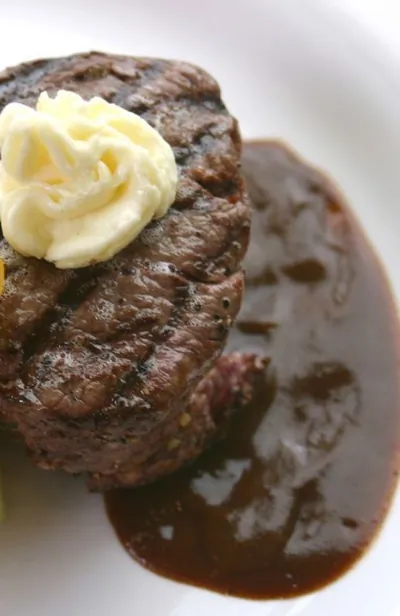 Филе миньон с имбирем и красным вином