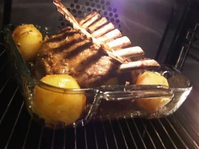 Каре ягренка с картофелем