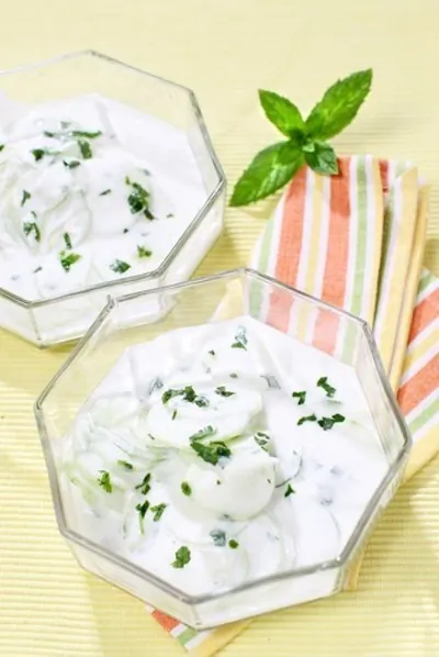 Салат с огурцом и мятой