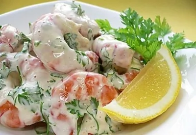 Королевские креветки в сметанном соусе