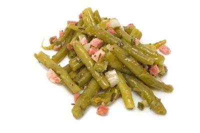 Зеленая фасоль с луком-шалотом и панчеттой