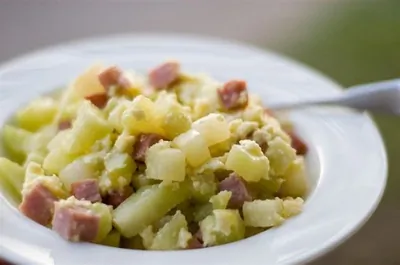 Запеченная кольраби с ветчиной в сливочном соусе