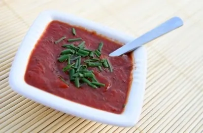 Французская салатная заправка с томатным соком и тимьяном