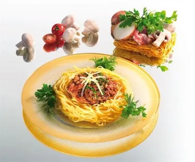 Лапша с копченой грудинкой и грибами