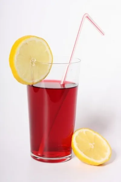 Холодный красный чай с гранатовым соком