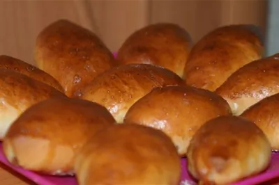 Домашние пирожки с яблоком и корицей