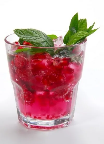 Малиновый коктейль с мятой