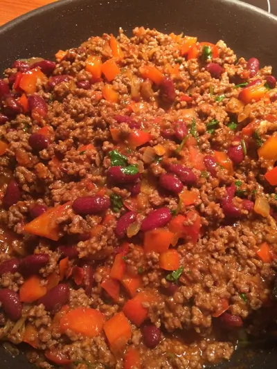 Чили кон карне с соком лайма