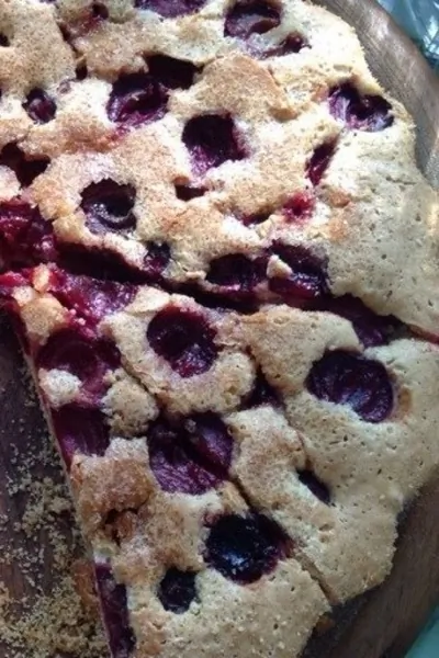 Вишневая шарлотка