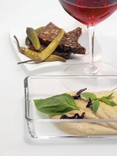 Дип из белой фасоли с табаско