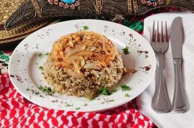 Салат из риса и чечевицы с ароматной заправкой