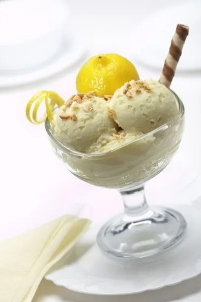 Лимонное мороженое с цедрой