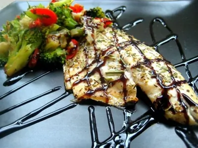 Форель с тушеными овощами