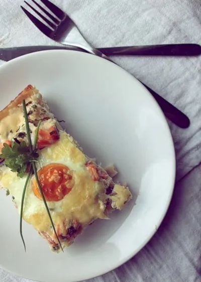 Рыбный пирог с картофелем и сливочным соусом