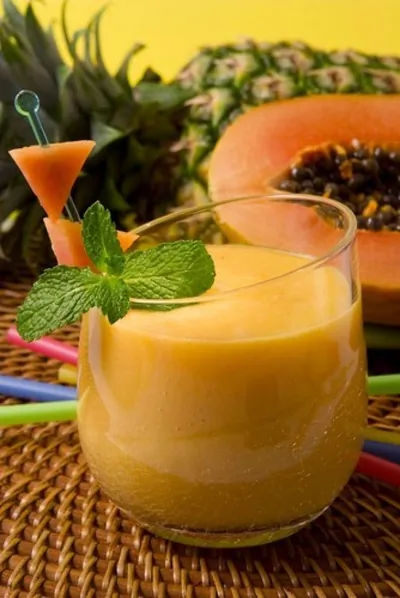 Смузи с папайей и персиками