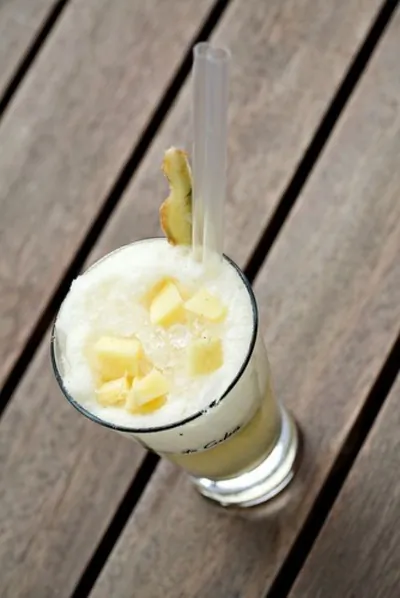 Смузи с манго и маракуйей