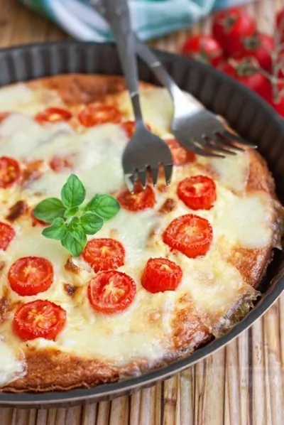 Фриттата с цукини и томатами