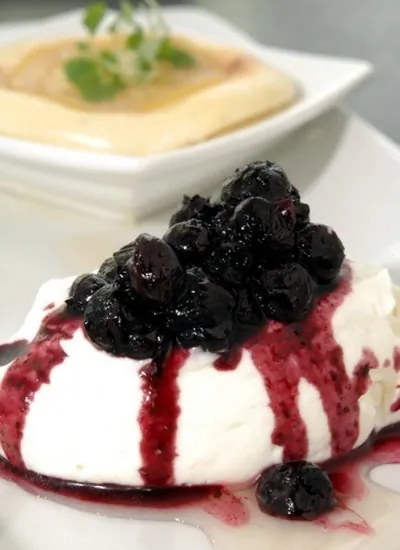 Чернично-виноградный соус к сыру и курице на гриле