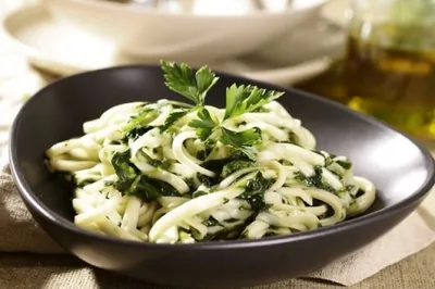 Быстрый соус из петрушки и пармезана