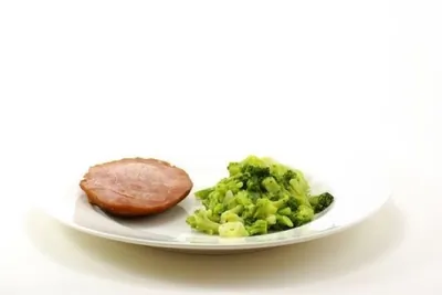 Брокколи с петрушкой и сливочным маслом