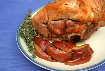 Закуска из яблок с тимьяном