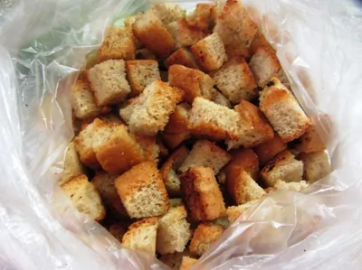 Чесночные крутоны