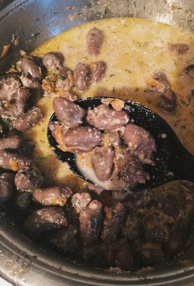 Куриные сердца со сливками