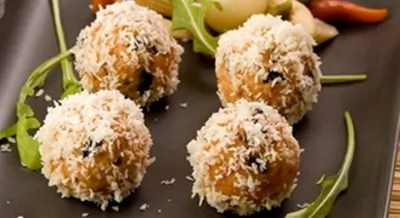 Лососевые шарики в кокосе