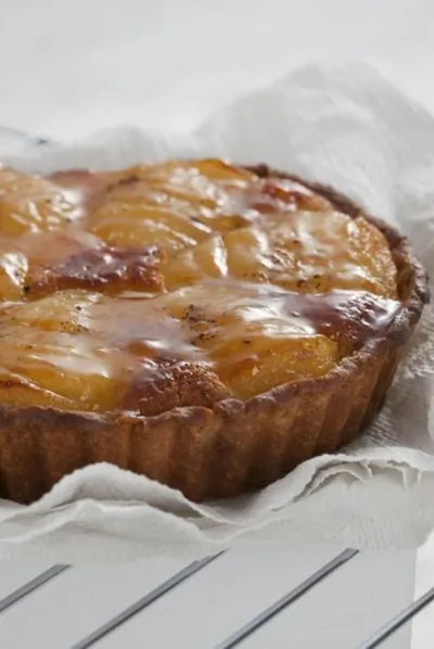 Грушевый тарт на шоколадно-миндальном тесте