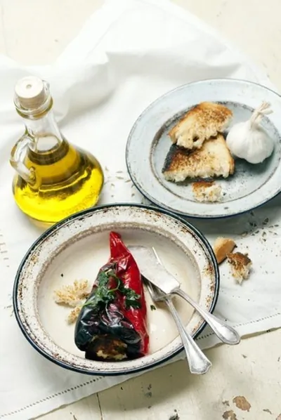 Перцы, фаршированные проволоне с майораном