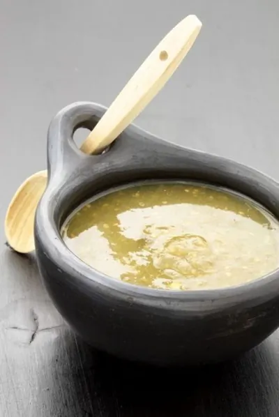 Быстрый соус из томатилло и кинзы