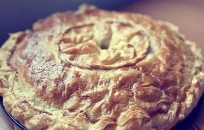 Пирог с курицей, картофелем и зеленью