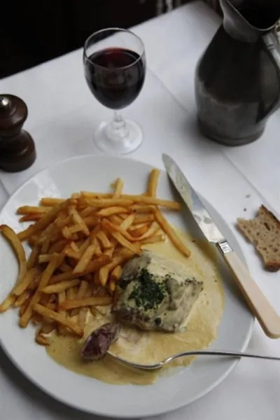 Стейк с горчичным соусом и сливочным картофелем