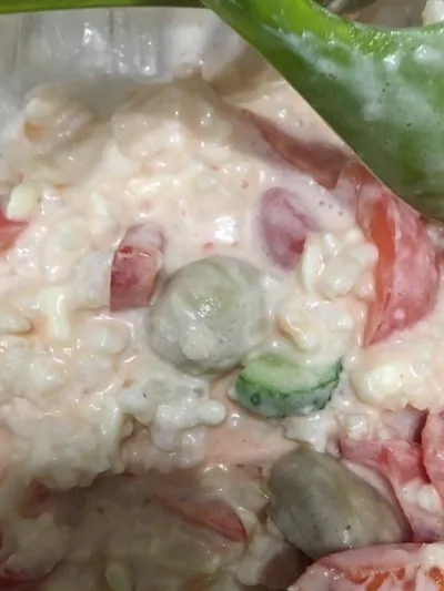 Салат с маринованными грибами, рисом и сыром