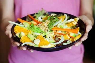 Салат из апельсина и авокадо