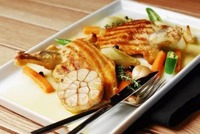 Эскабече из цесарки с тимьяном