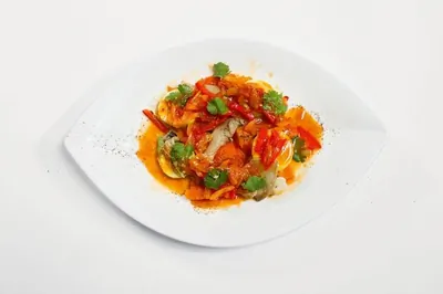 Рагу из тыквы с вешенками и соусом лечо