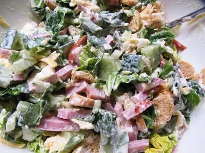 Салат из ветчины с китайской капустой