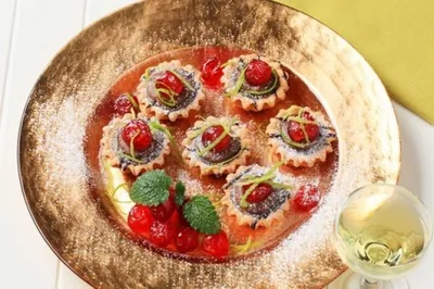 Сырные тарталетки с орехами пекан