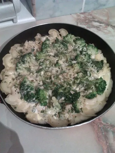 Запеканка из макарон и брокколи
