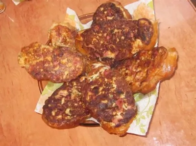 Горячие бутерброды с колбасным сыром