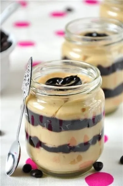 Кофейный манный пудинг с шоколадной прослойкой