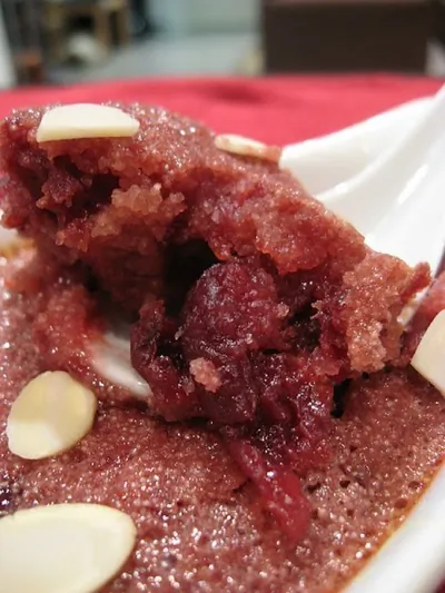 Украинский манный пудинг с пьяной вишней