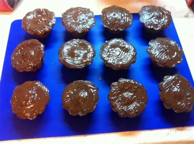 Шоколадные кексы с узорами