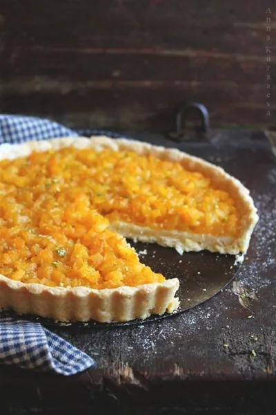 Абрикосовый тарт с миндальным кремом и ванилью