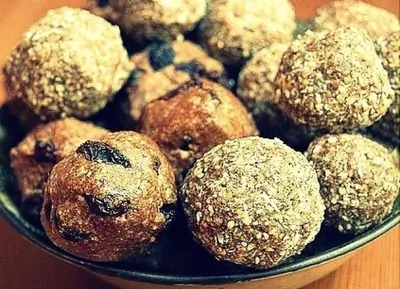 Миндальные трюфели с корицей