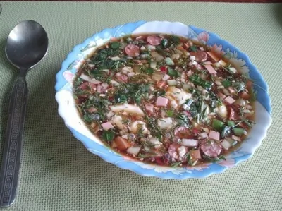 Окрошка на квасе с охотничьими колбасками