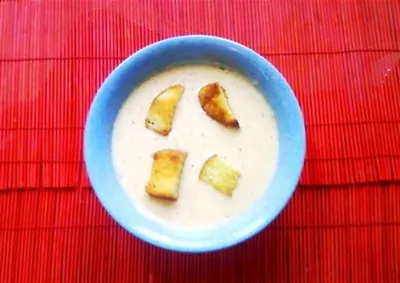 Сырный суп с гренками