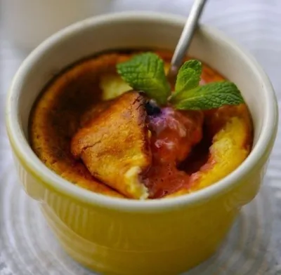 Творожная запеканка с ягодами