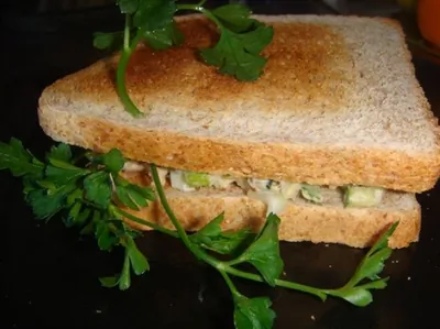 Сэндвич с тунцом